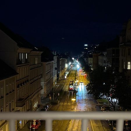 Modernes Apartment Im Zentrum Von Грац Экстерьер фото