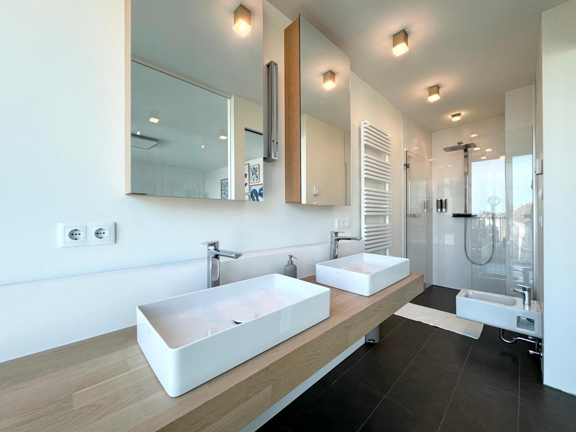 Modernes Apartment Im Zentrum Von Грац Экстерьер фото