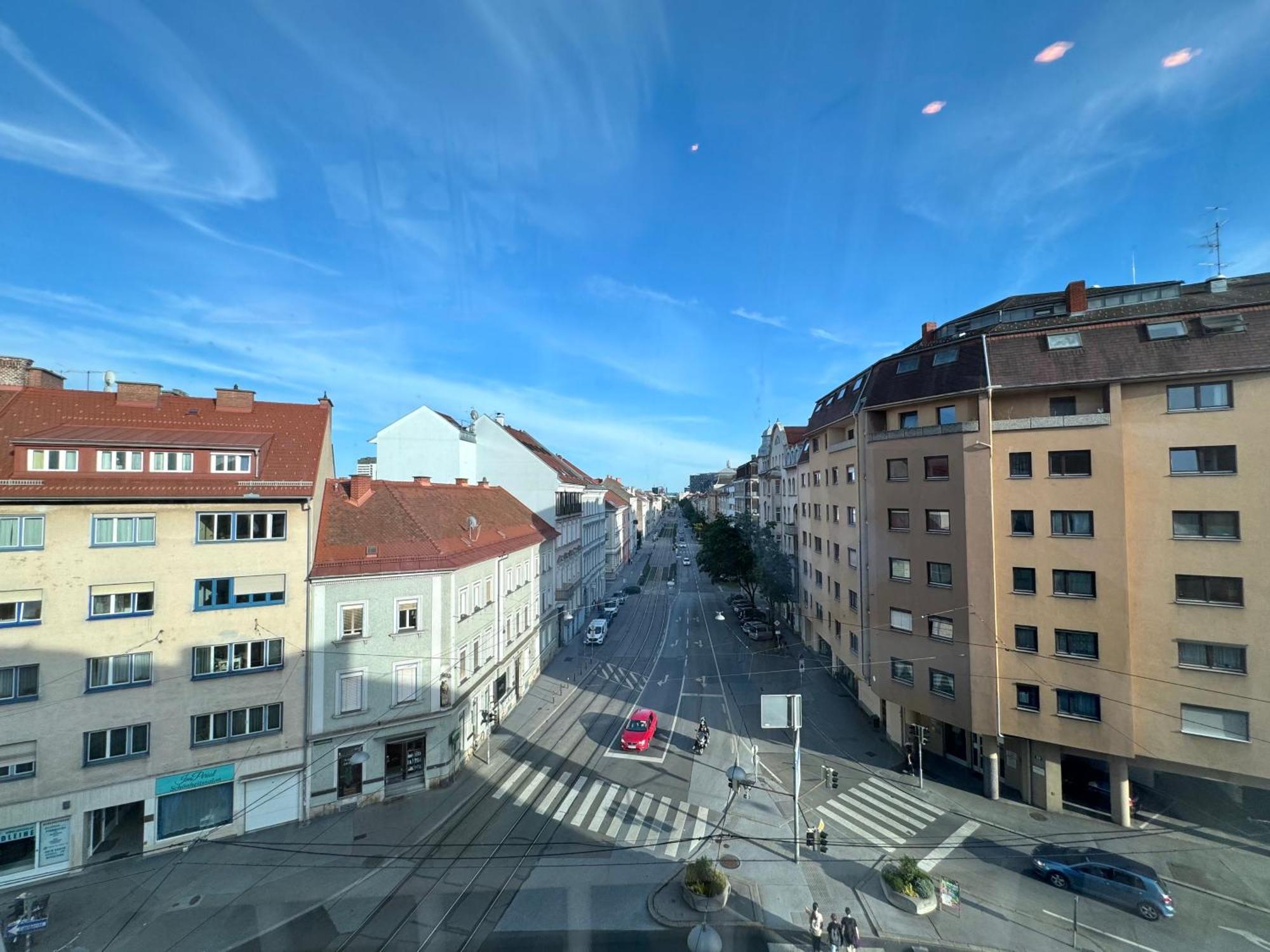 Modernes Apartment Im Zentrum Von Грац Экстерьер фото